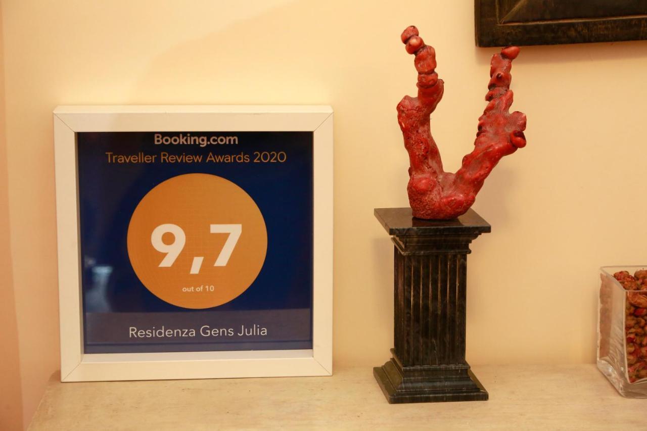 Residenza Gens Julia Bed & Breakfast Rome Bagian luar foto